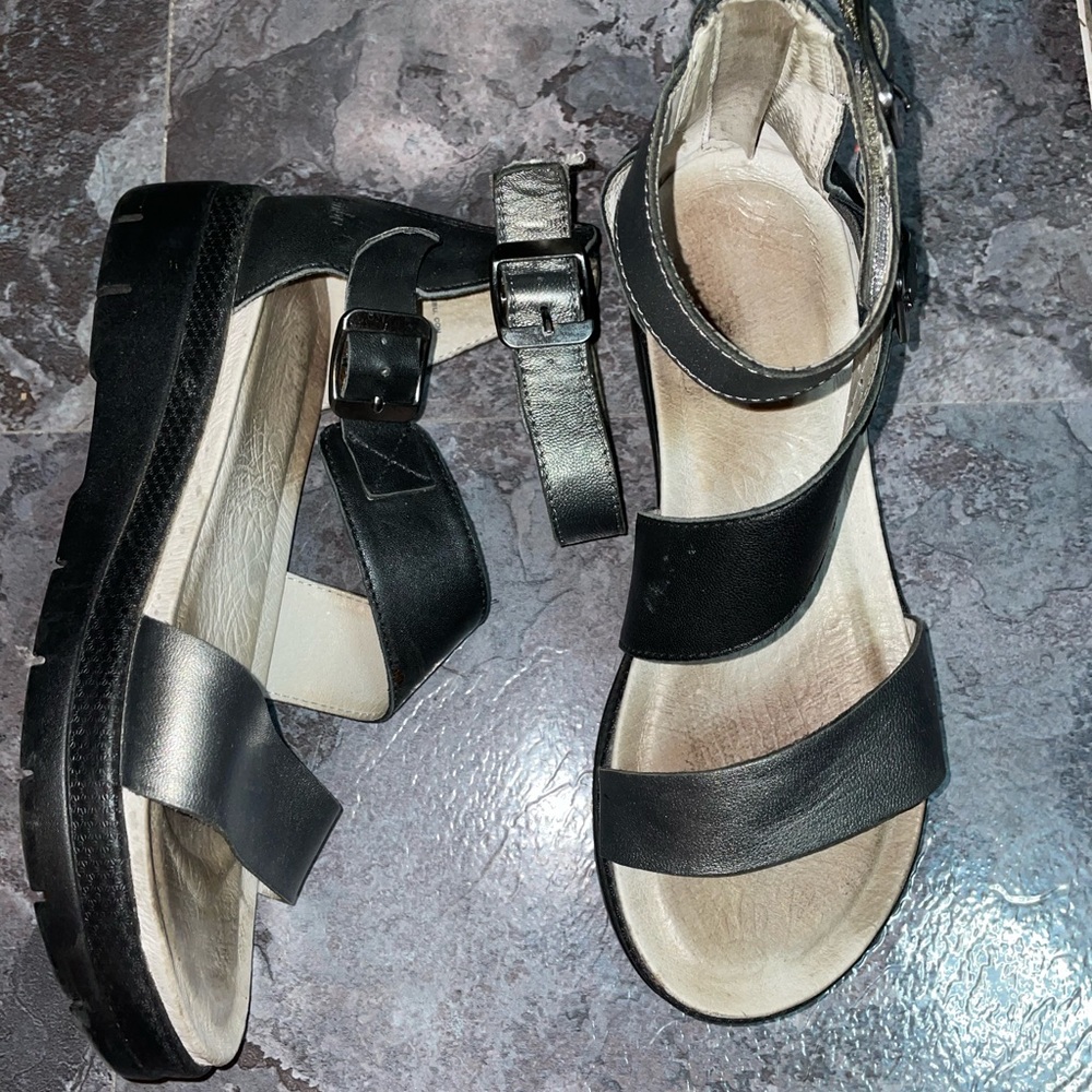 Jambu cape May sandals size 6